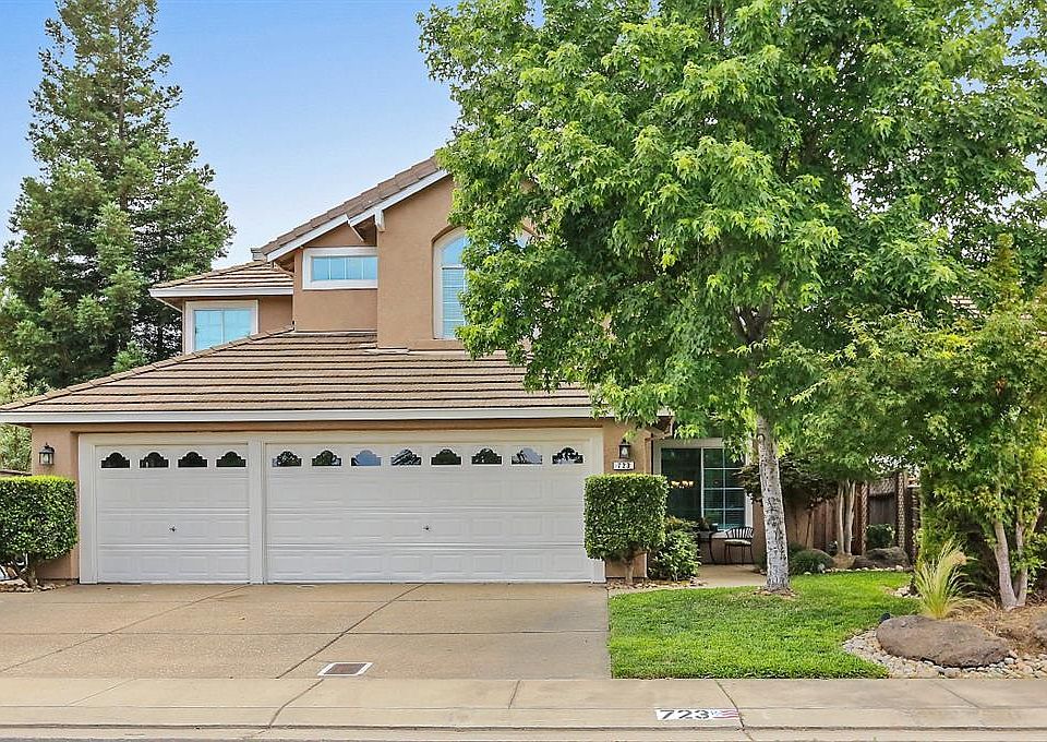 2nd image of 723 Evergreen Dr