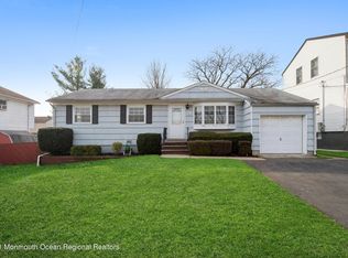 19 Hastings Pl, Carteret, NJ 07008