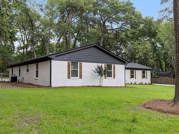 4th image of 2524 Limerick Dr