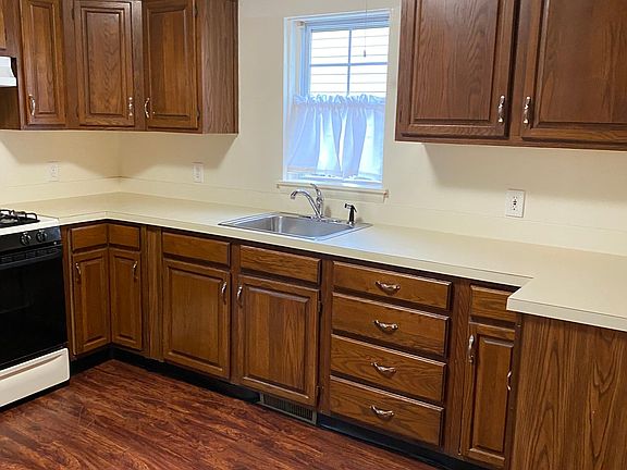 Ample countertops