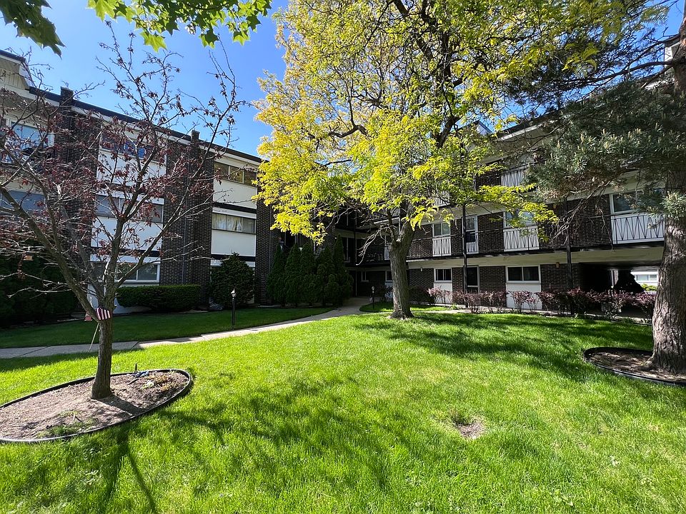 1st image of 10125 Cherry Pkwy Unit 203