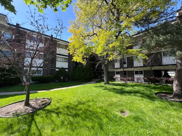 10125 Cherry Pkwy Unit 203, Skokie, IL 60076