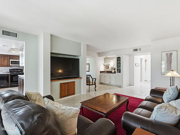 3rd image of 7412 N Mowry Pl