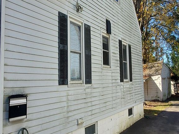 4th image of 43 Ziegler Ave