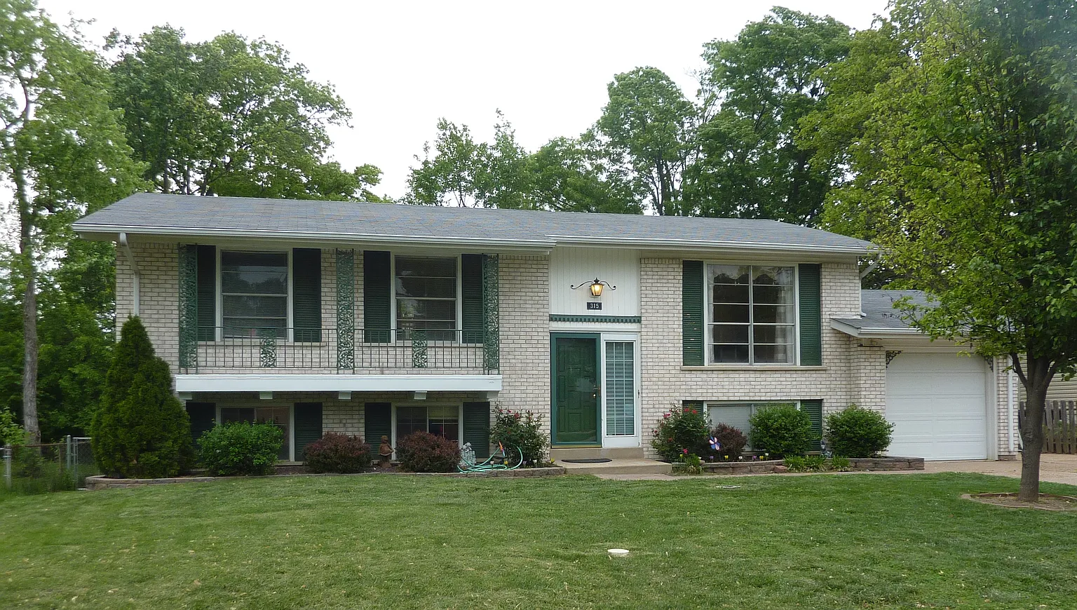 315 Burncoate Dr photo 1