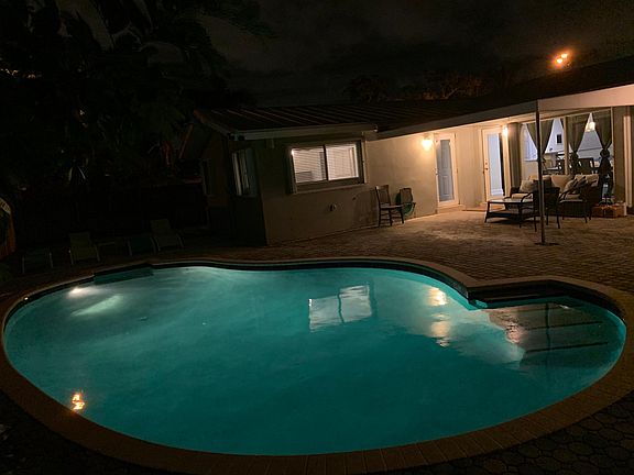 Pool light to enjoy a night swim