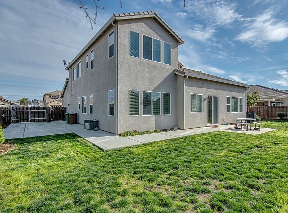 5th image of 462 Sparrow Dr