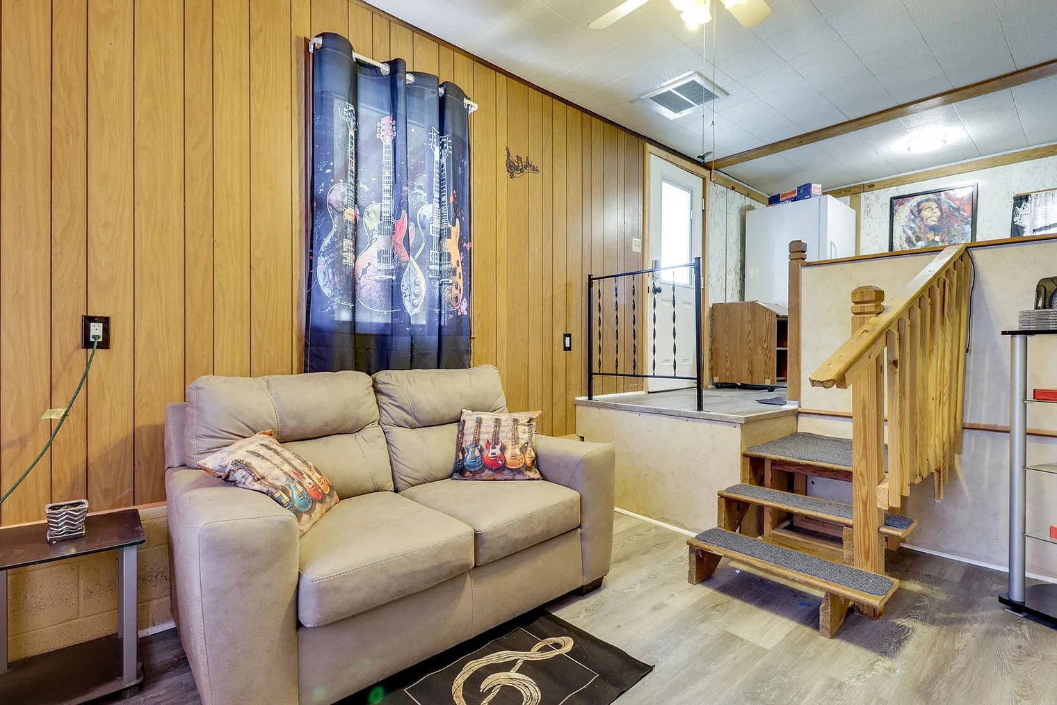 3 bed, 2.0 bath, 1593 sqft, $3,612 — Photo 4