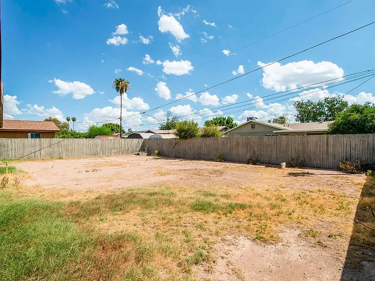 1535 W Capri Ave — Photo 21