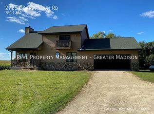 2725 Coffeytown Rd, Cottage Grove, WI 53527