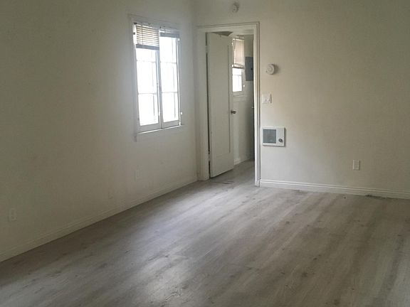 3rd image of 520 E Willow St APT 18