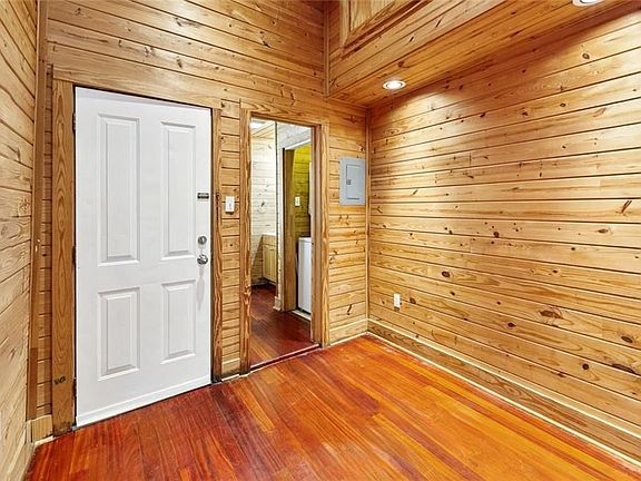 3rd image of 1816 Camp St