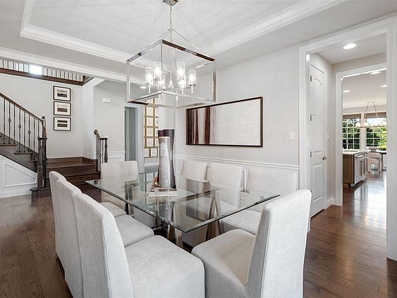 5th image of 721 Woods Of Ladue Ln
