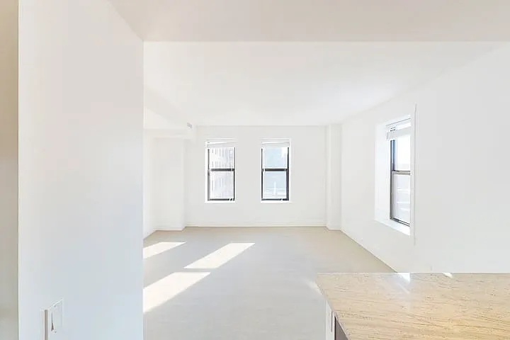Shoreland — Photo 125