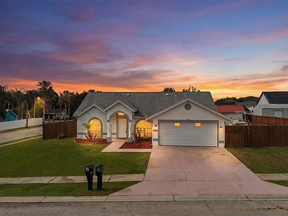 3rd image of 38912 Carr Dr