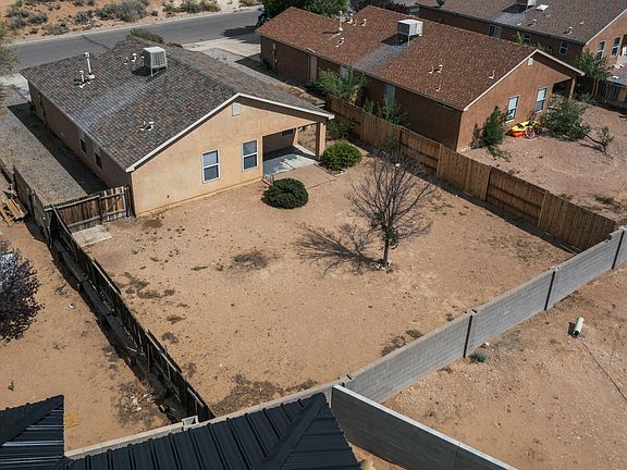 3rd image of 111 18th St SE