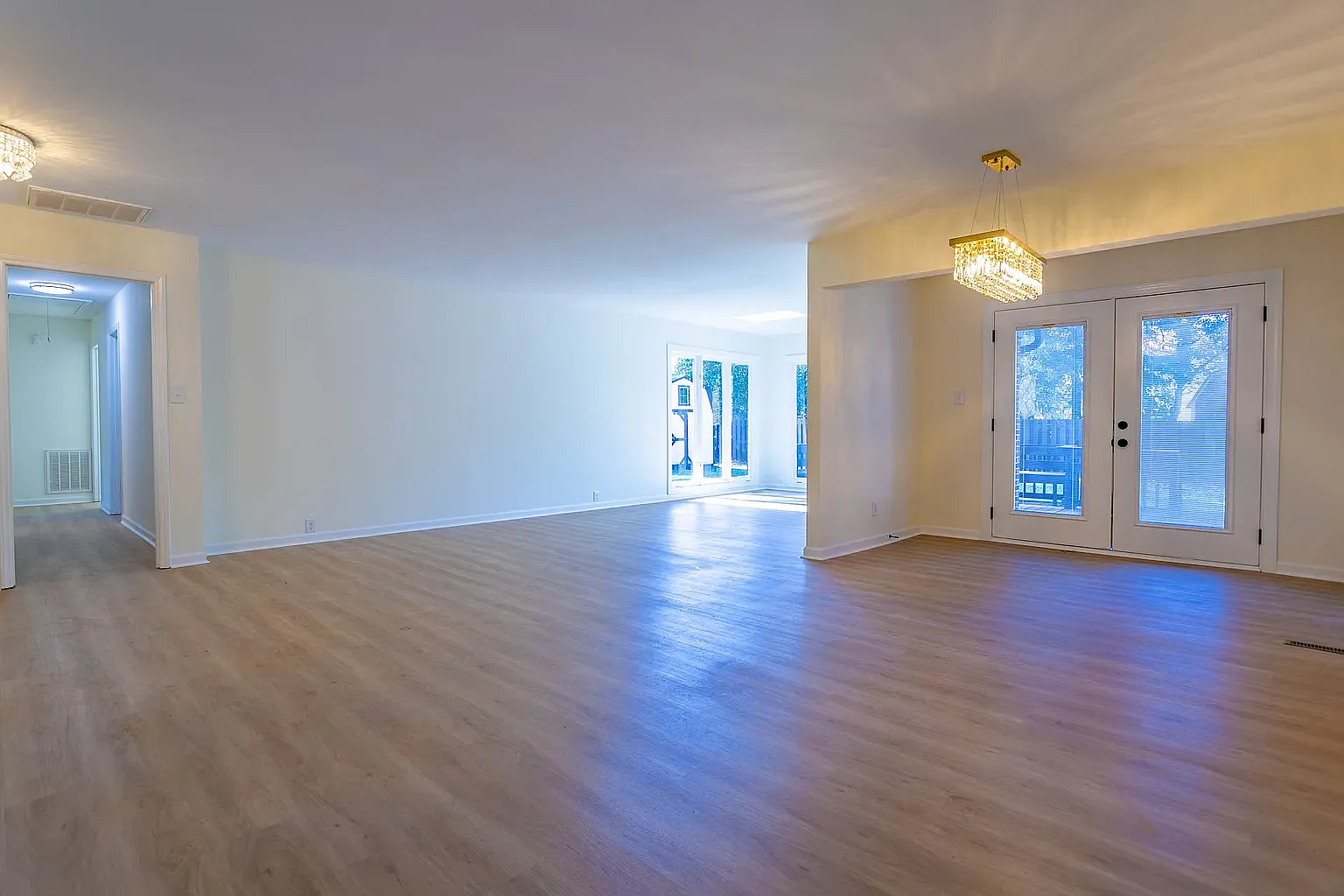 4 bed, 2888 sqft, $2,200 — Photo 4