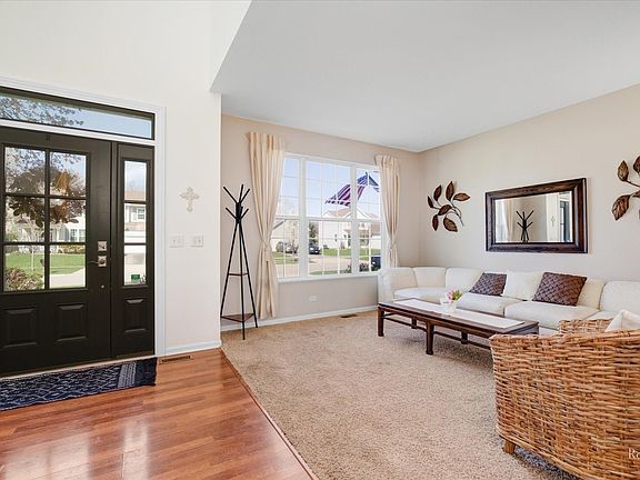 4th image of 2920 Plantation Dr