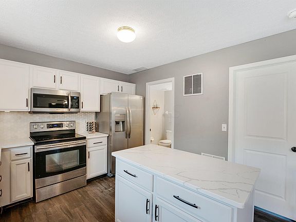 4th image of 8264 Old Ivory Way