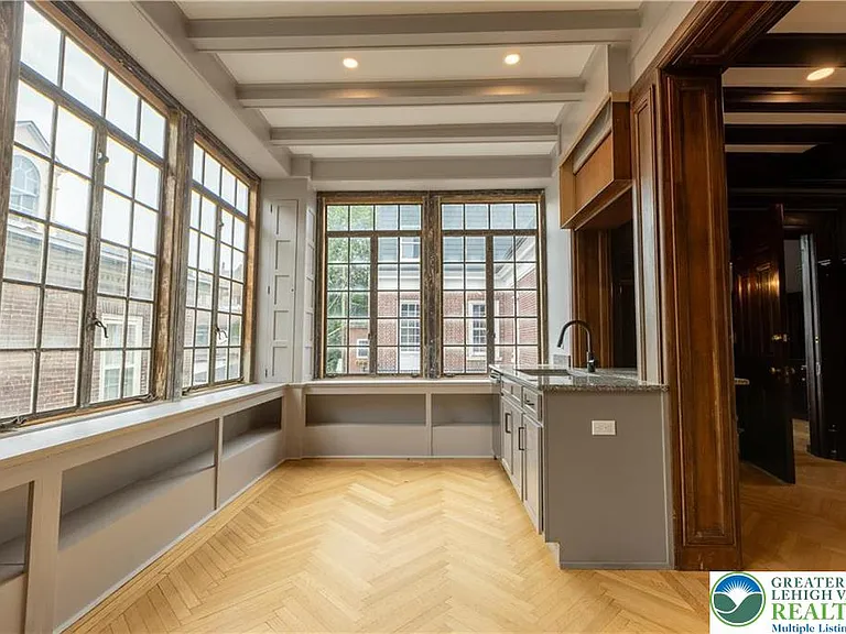 214 Spring Garden St #2B — Photo 8