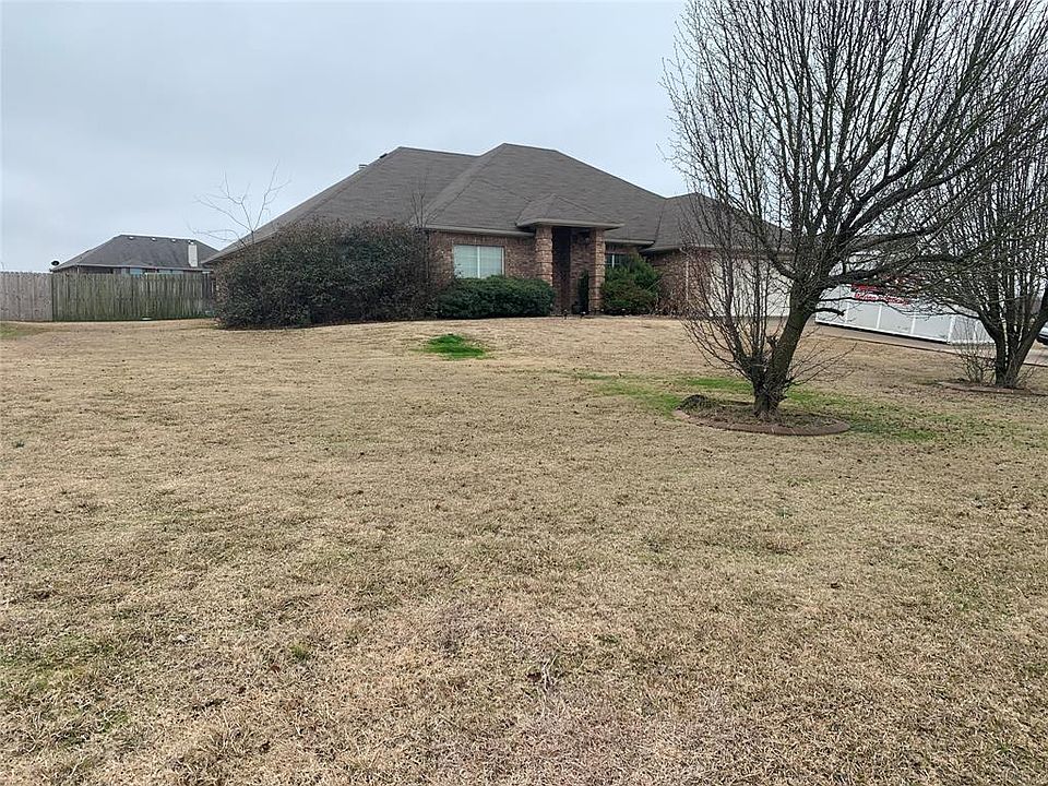 2nd image of 214 Grant Dr