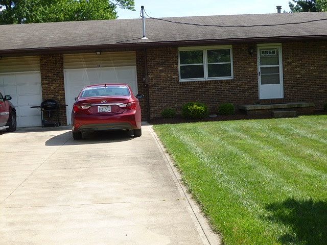 2nd image of 1751 Grace Ave