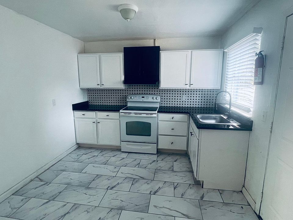 2nd image of 2337 Olivet Ave #1
