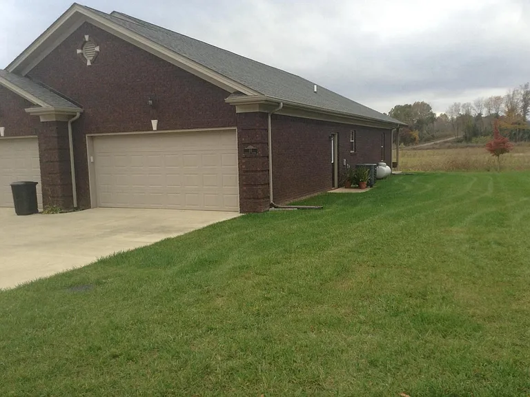 111 Vineland Parkway Dr — Photo 6