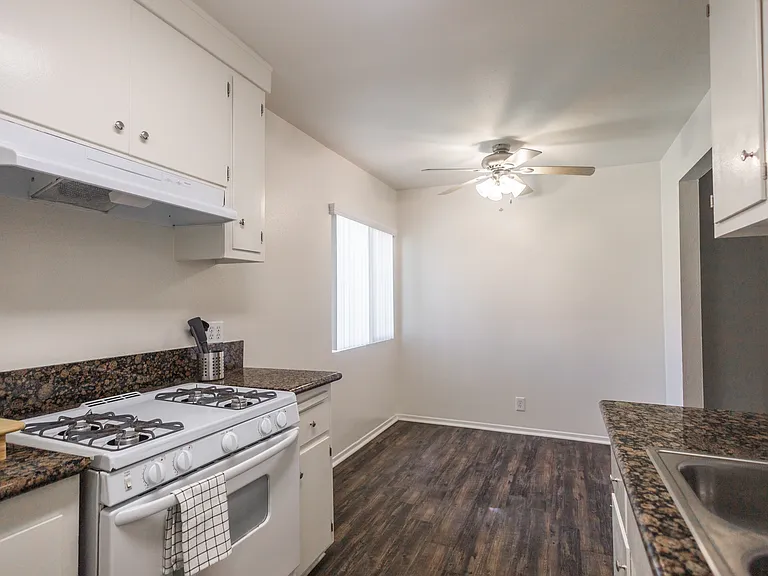 Athenian Apartments — Photo 21
