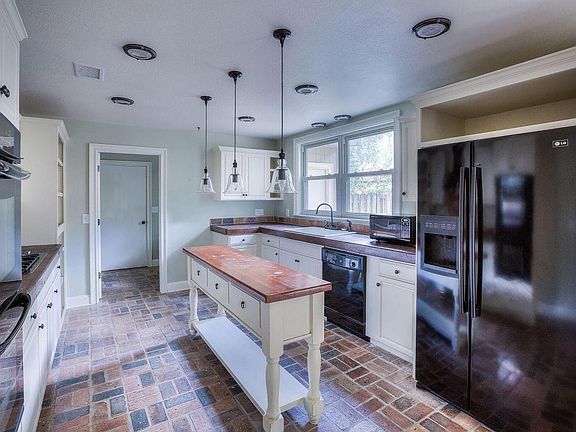 4th image of 1328 Windward Cir