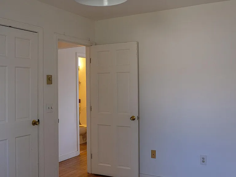 46 Summerhill Ave #3 — Photo 7