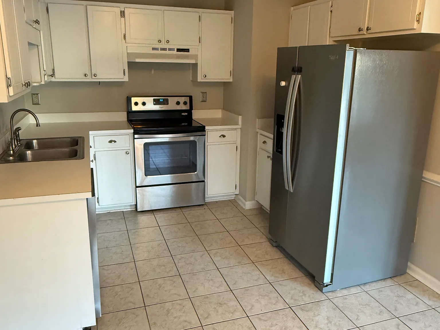 3 bed, 1046 sqft, $1,650 — Photo 2
