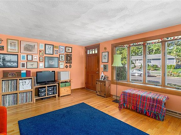 5th image of 21 S Brookside Ave
