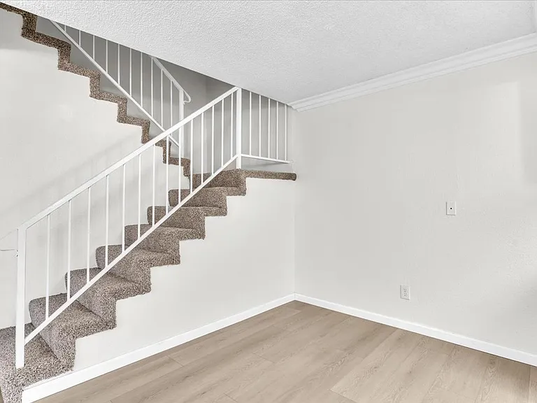 8922 I Ave #2 — Photo 11