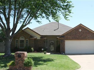 10316 NW 39th St, Yukon, OK 73099