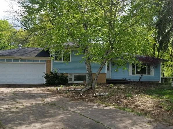 404 23rd Ave, East Moline, IL 61244