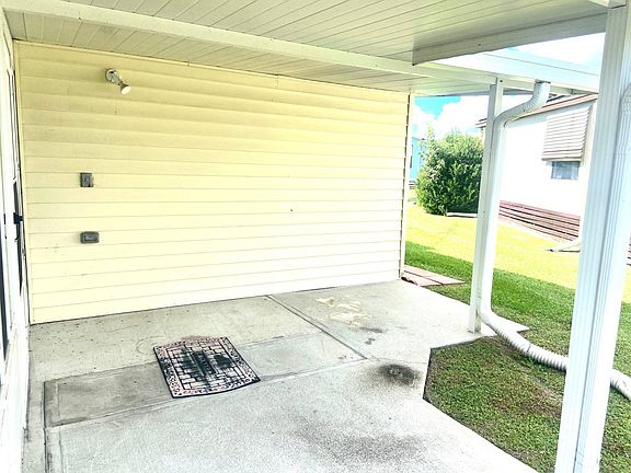 2nd image of 1021 Lakeshore Dr
