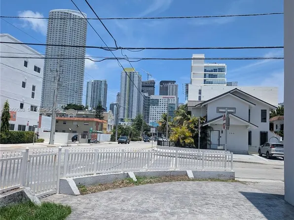 500 SW 7th St, Miami, FL 33130