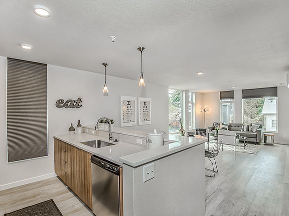 2nd image of 4305 N Montana Ave #7