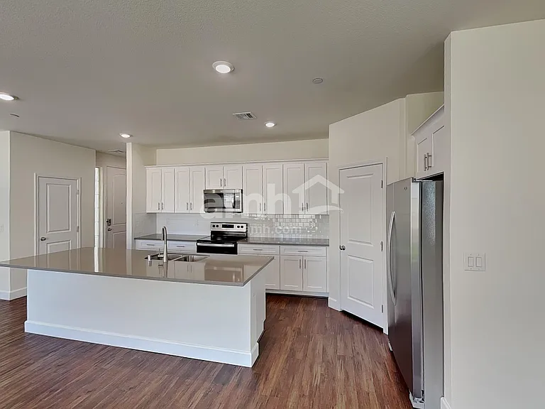 4753 Tire Swing St — Photo 3
