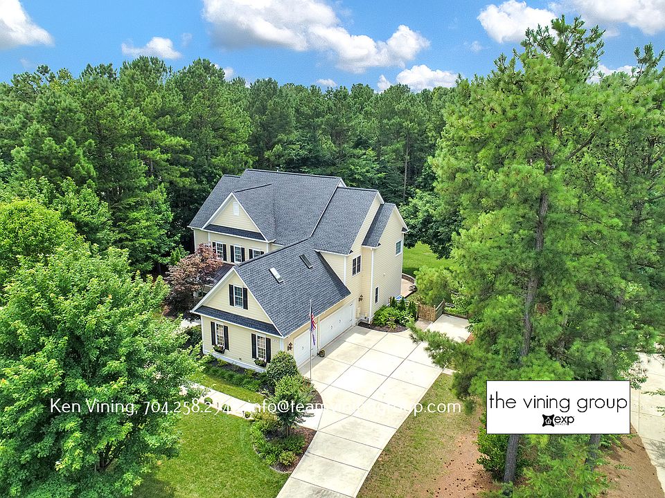 1st image of 379 Bayberry Creek Cir