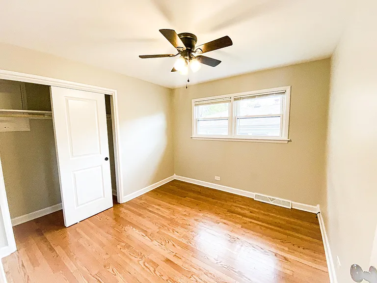 927 Grey Ave — Photo 9