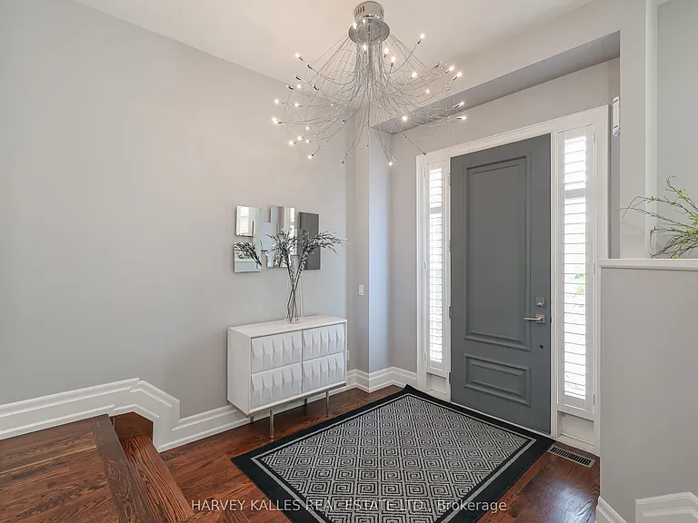 44 Churchill Ave — Photo 2