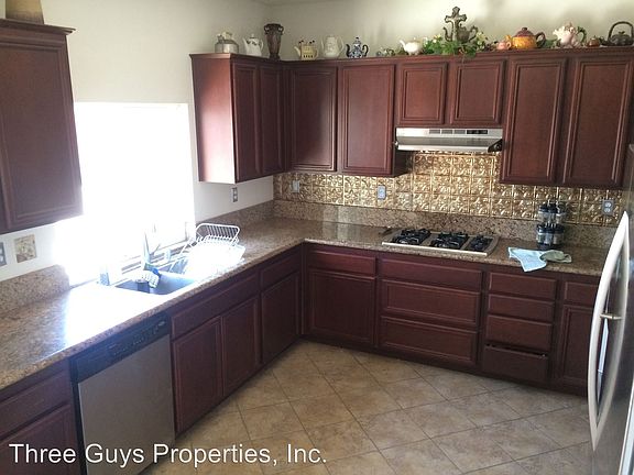 5th image of 229 Petunia Ct