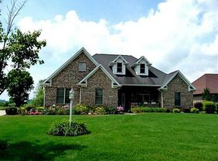218 Saundra Dr, Fortville, IN 46040