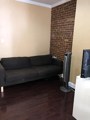 Rented by R New York | media 76