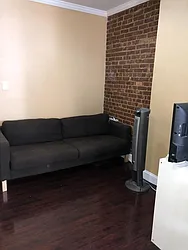 Rented by R New York