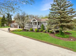 512 6th St, Lemont, IL 60439