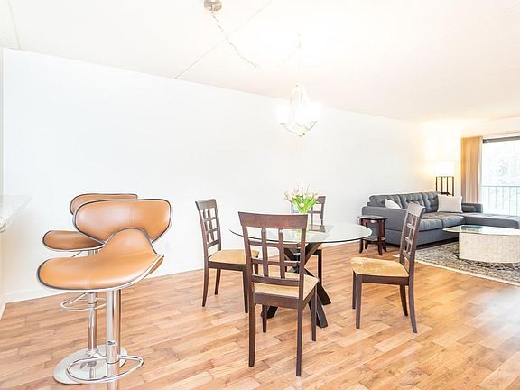 4th image of 650 E Greenwich Ave APT 3-303