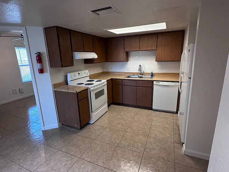 1548 E 30th Ave #1 — Photo 5
